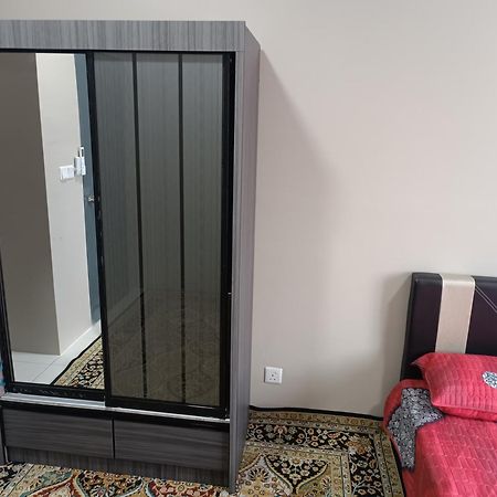 Aisy Homestay Putrajaya Cyberjaya Klia Кампунг Денгкил Екстериор снимка