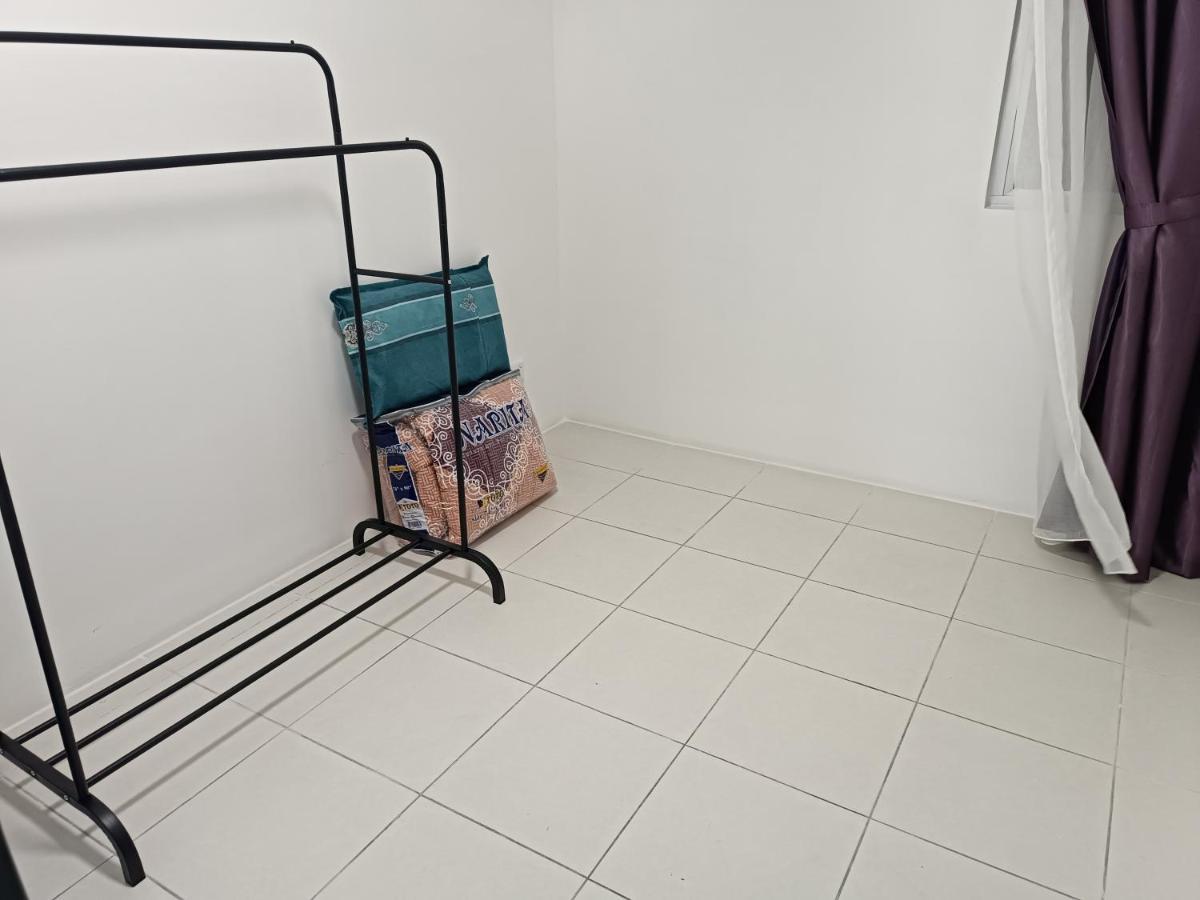 Aisy Homestay Putrajaya Cyberjaya Klia Кампунг Денгкил Екстериор снимка