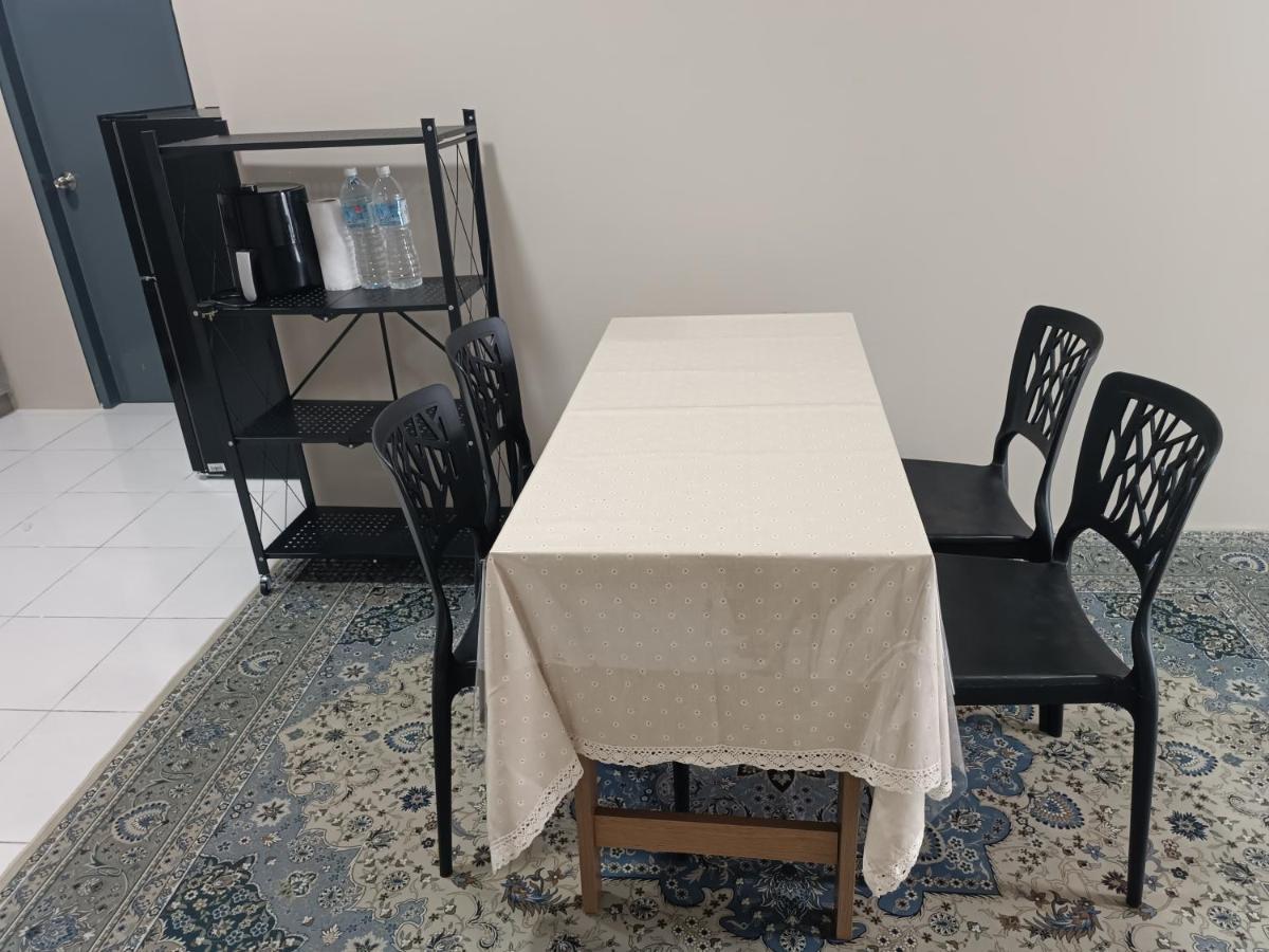 Aisy Homestay Putrajaya Cyberjaya Klia Кампунг Денгкил Екстериор снимка